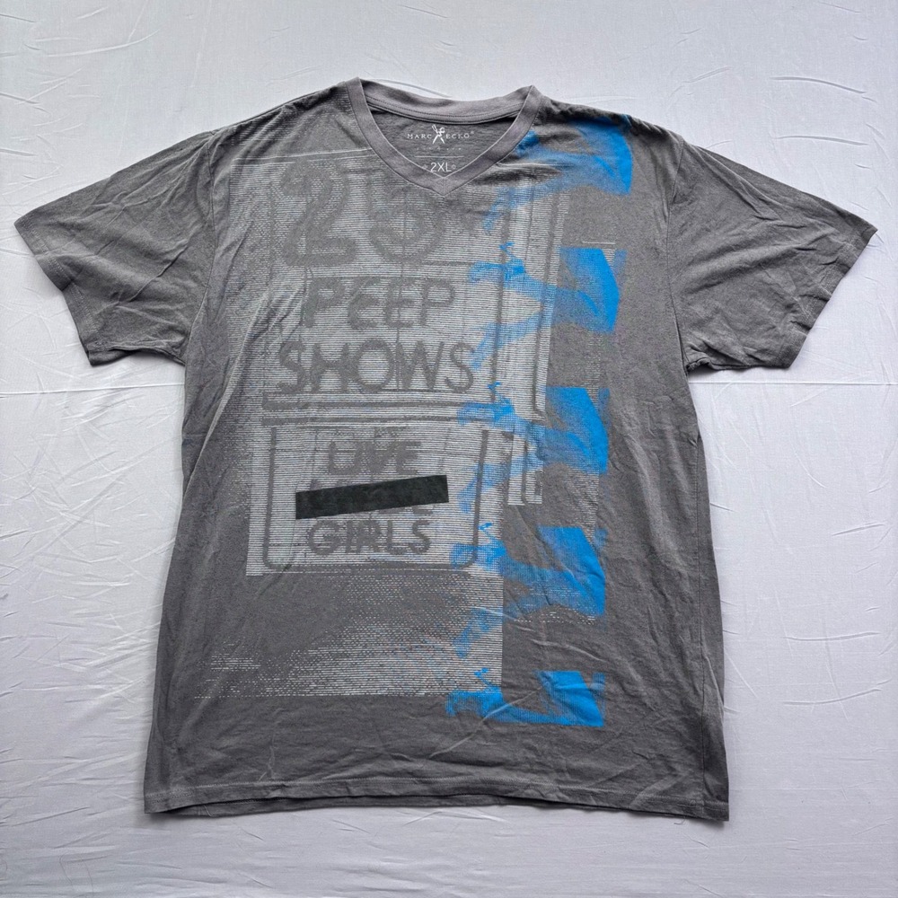 Marc Ecko Cut & Sew Mens Gray Peep‎ Shows Graphic V-Neck T-Shirt 2XL Y2K Grunge